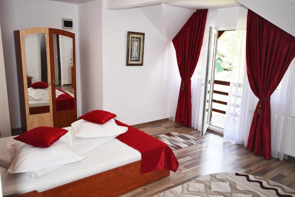 Casa Stefanut Hotell Moeciu De Sus Exteriör bild